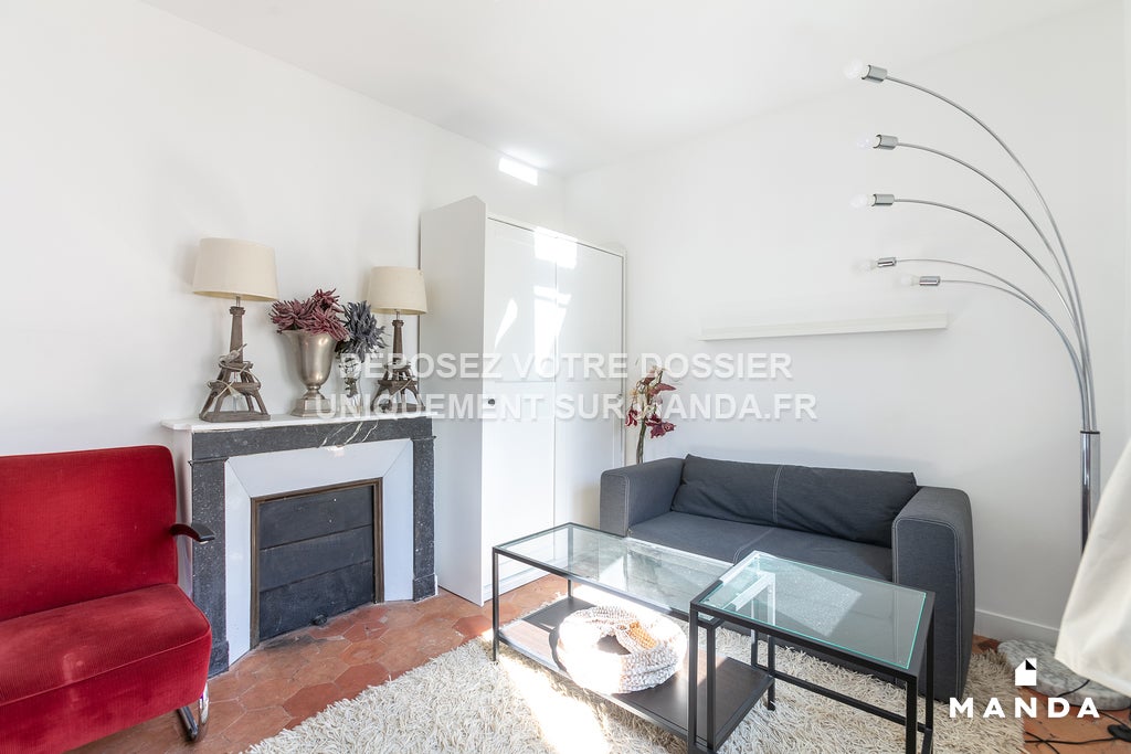 Flat Rue de Douai in Paris
