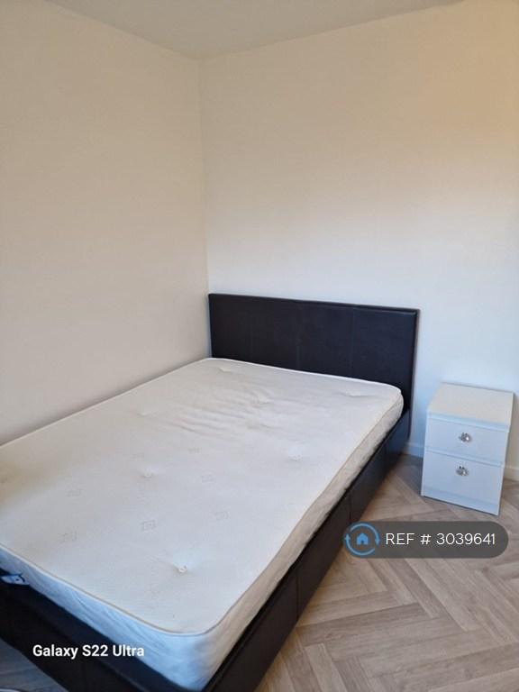 Room Shackleton Place in Milton Keynes