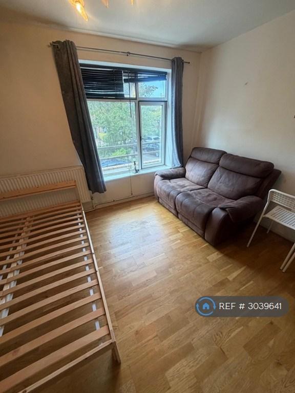 Room Shackleton Place in Milton Keynes