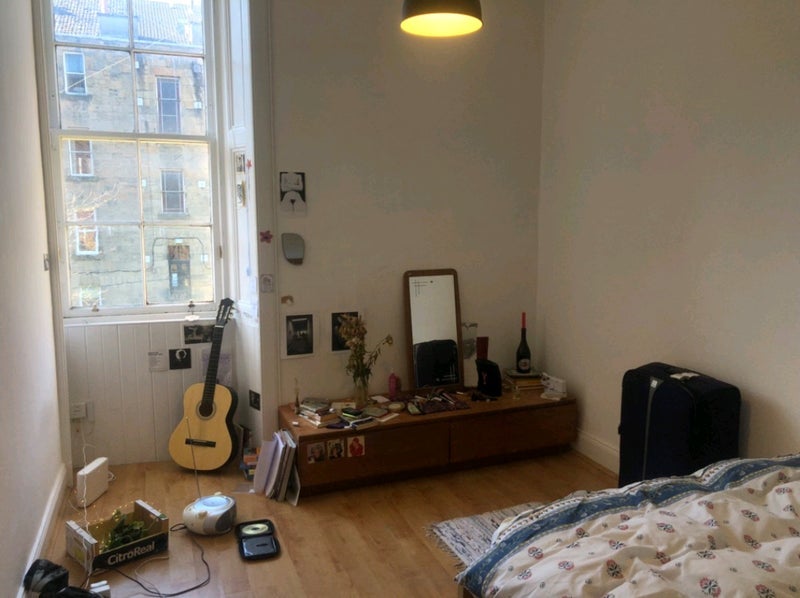 Room Barrington Drive in Glasgow