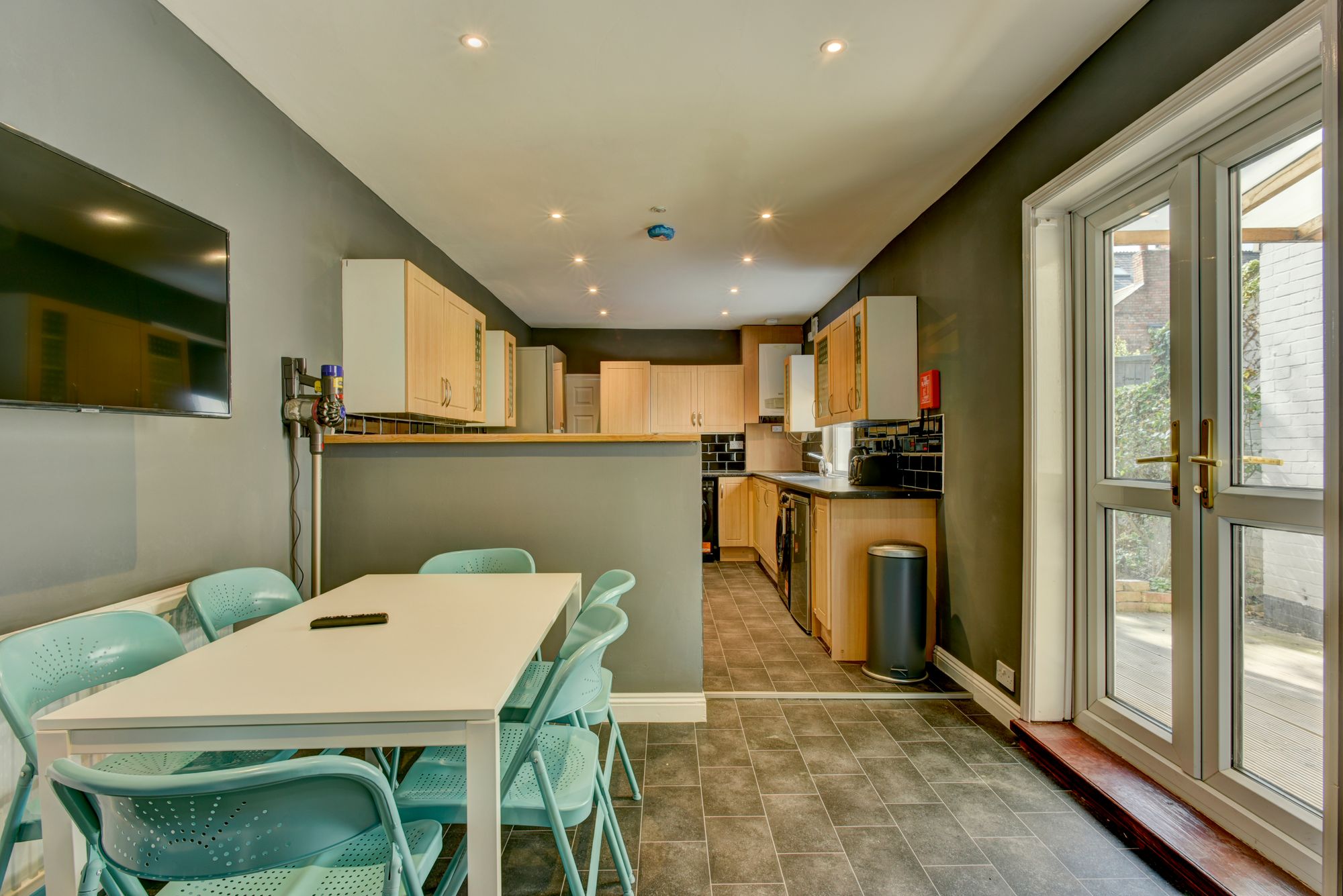 Room Beaufort Road in Taunton
