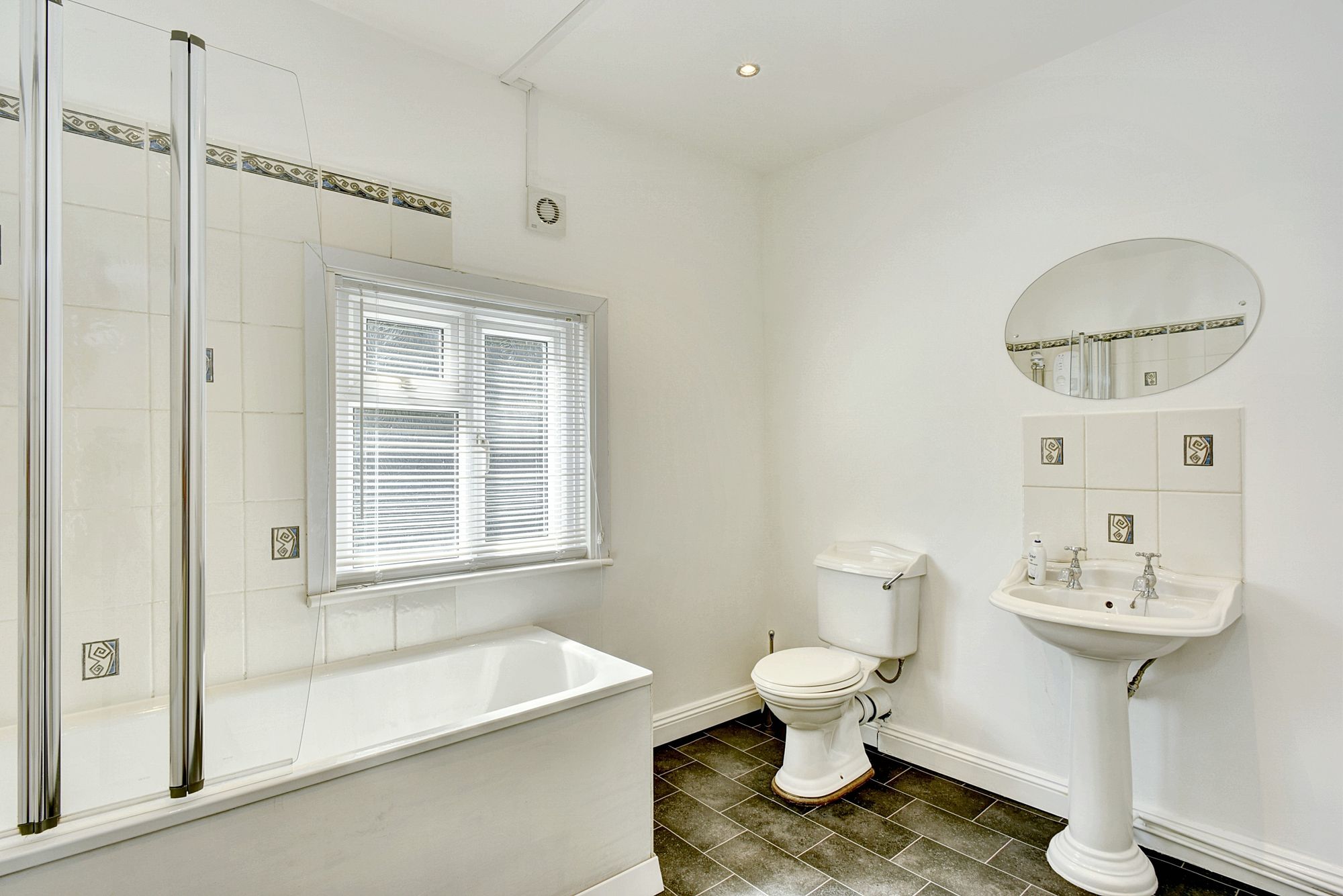 Room Beaufort Road in Taunton