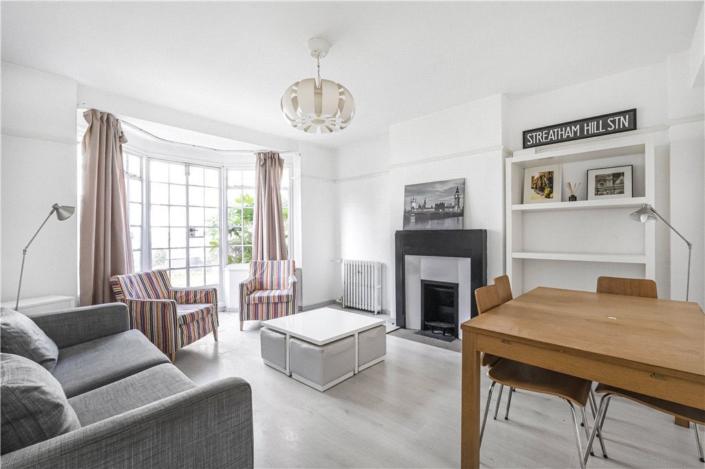 Flat Wavertree Road in Greater London