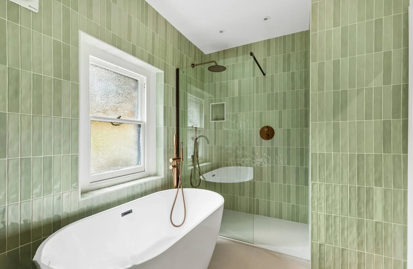 Flat Forman Place in Greater London