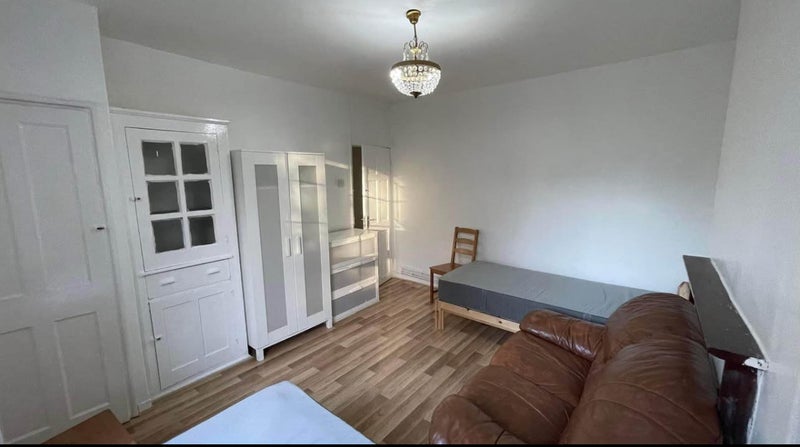 Room Ellsworth Street in Greater London