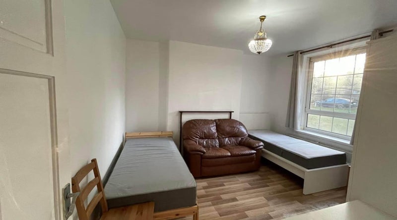Room Ellsworth Street in Greater London