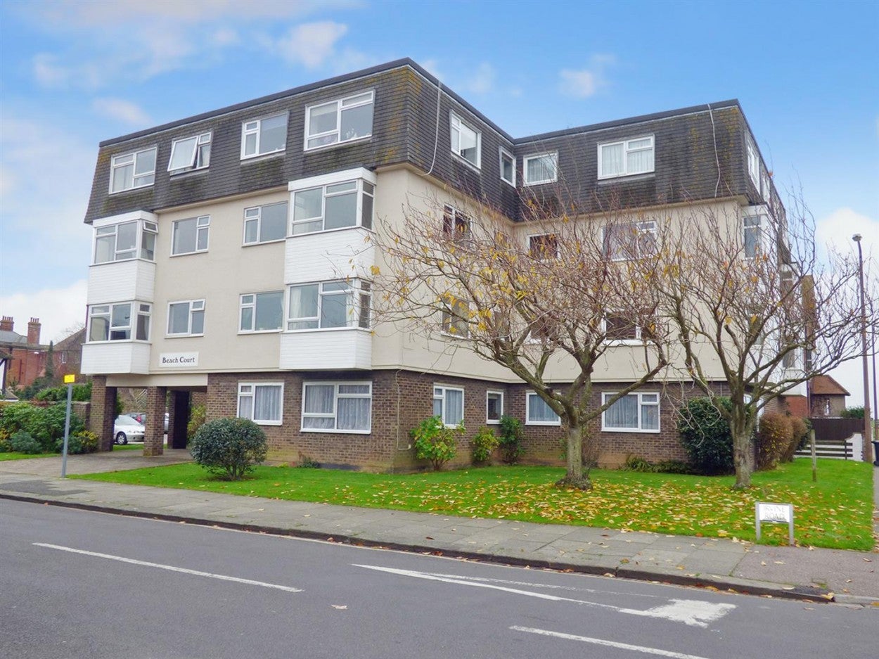 Flat South Terrace in Arun
