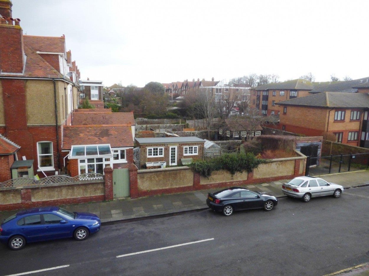 Flat South Terrace in Arun