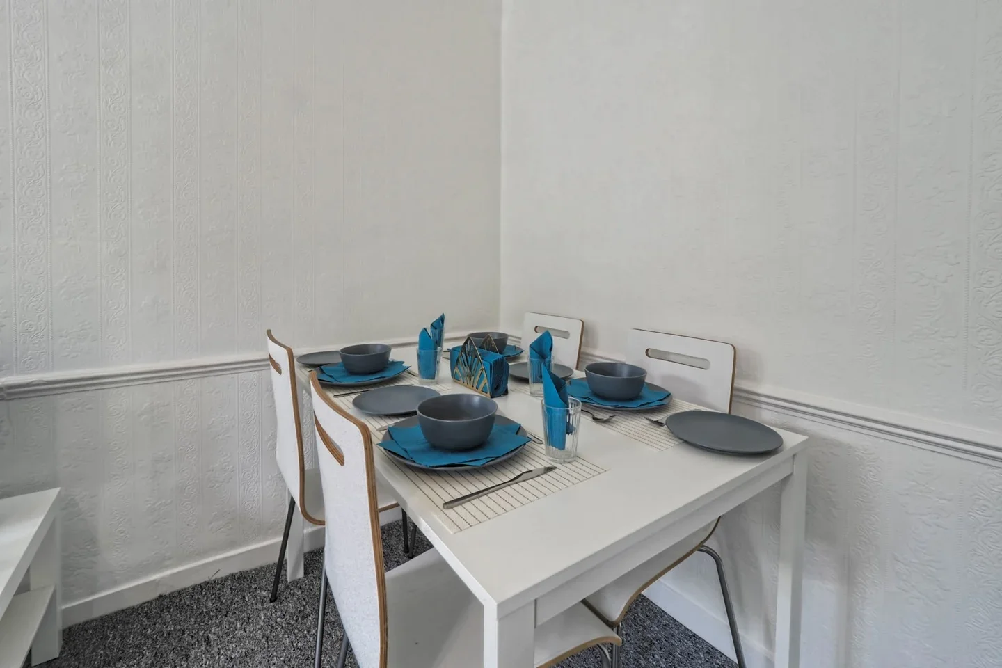 Flat Elizabeth Gardens in Greater London