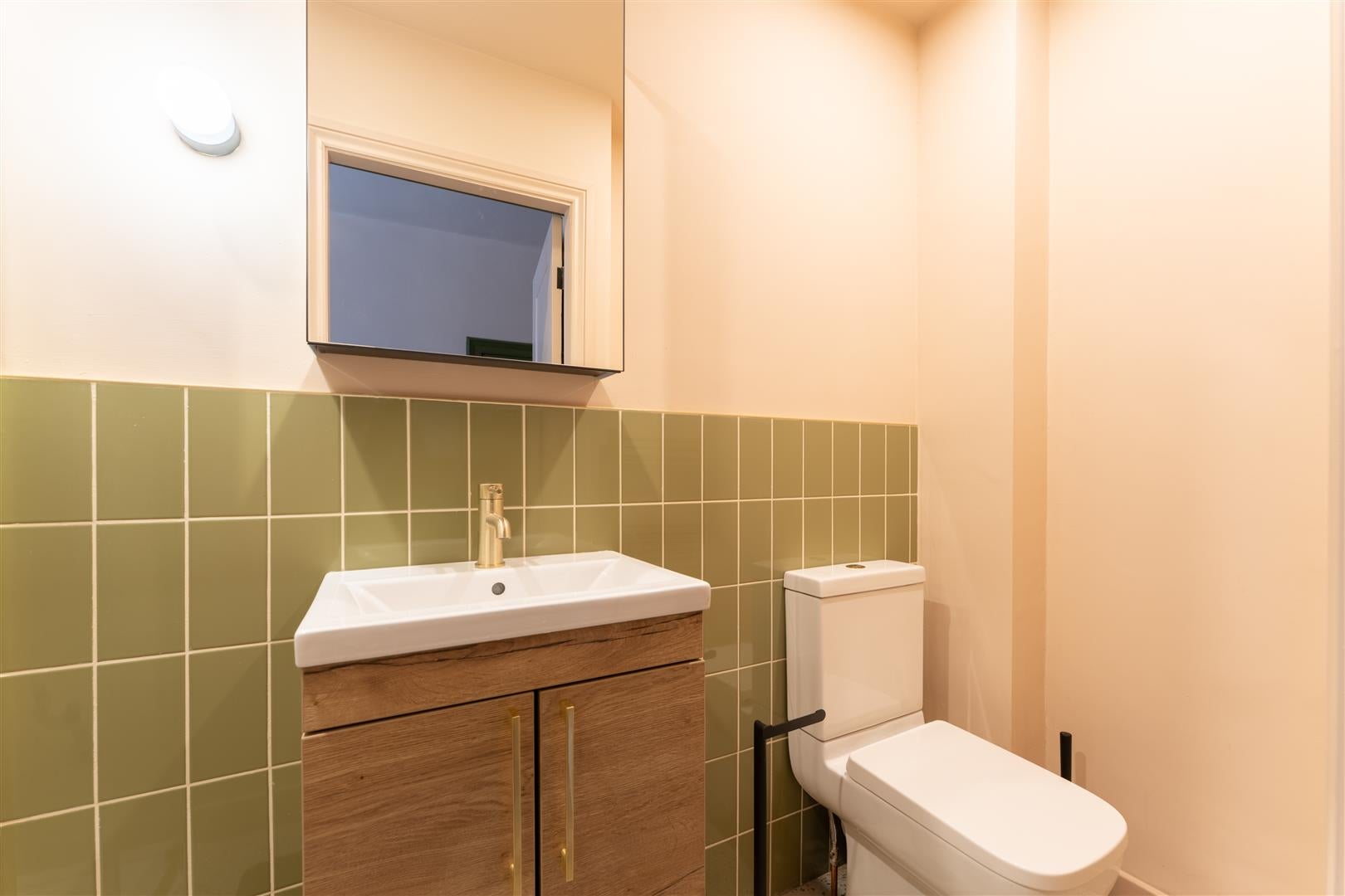 Room Wingrove Avenue in Newcastle upon Tyne