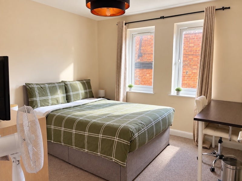 Room Macleod Street in Greater London