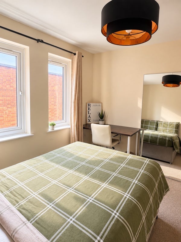Room Macleod Street in Greater London