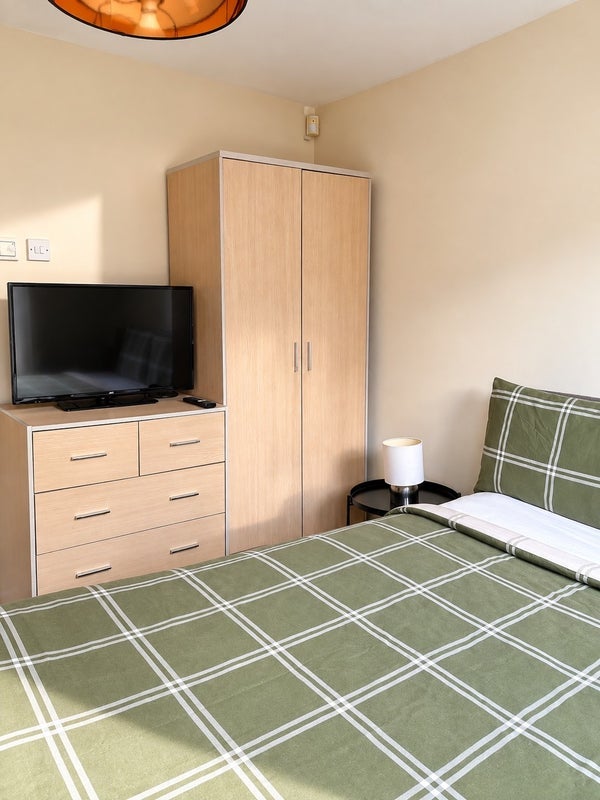 Room Macleod Street in Greater London