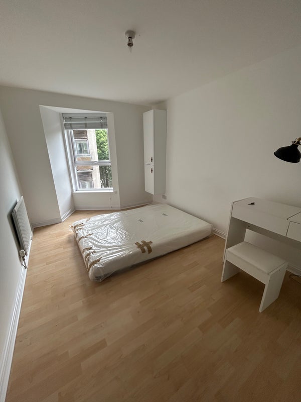Room Partick Bridge Street in Glasgow