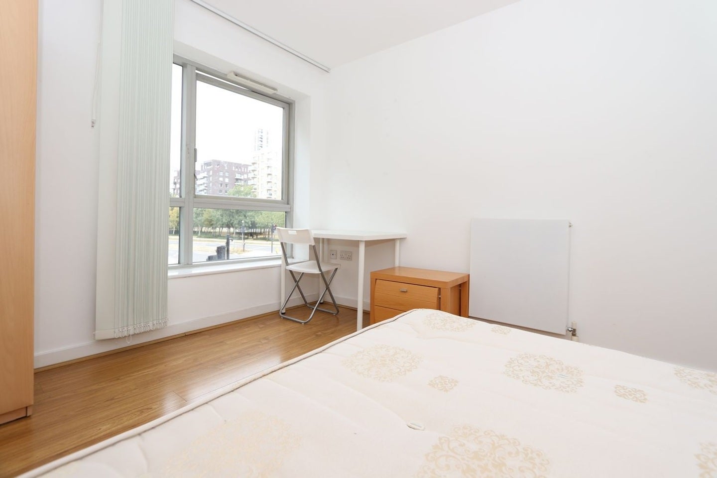 Room West Parkside in Greater London
