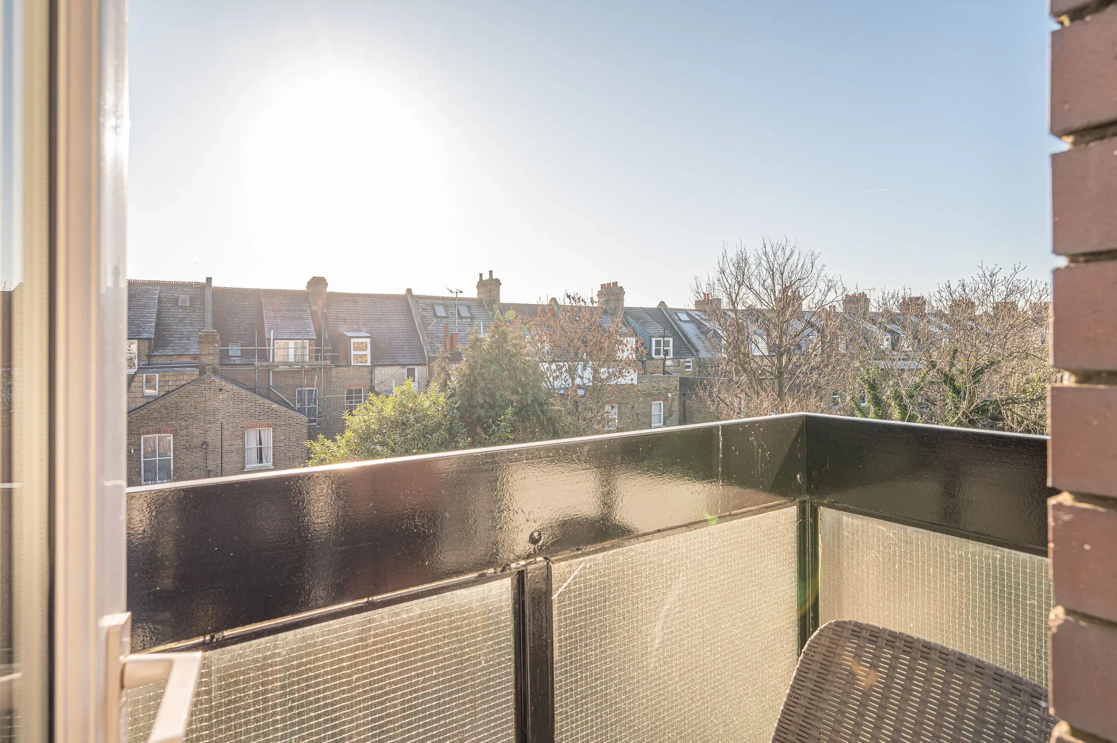 Flat Plympton Road in Greater London