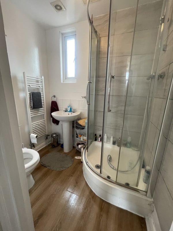 Room Uxbridge Road in Greater London