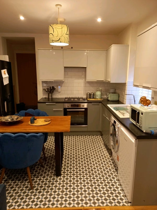 Room Muirkirk Road in Greater London