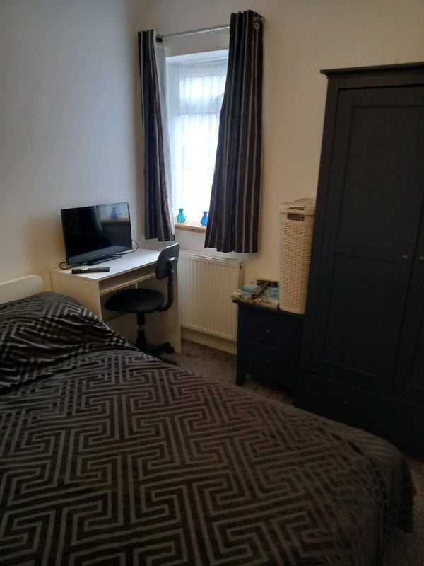 Room Muirkirk Road in Greater London
