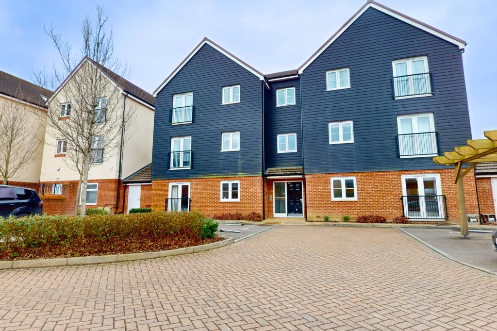Flat Ryeland Way in Ashford