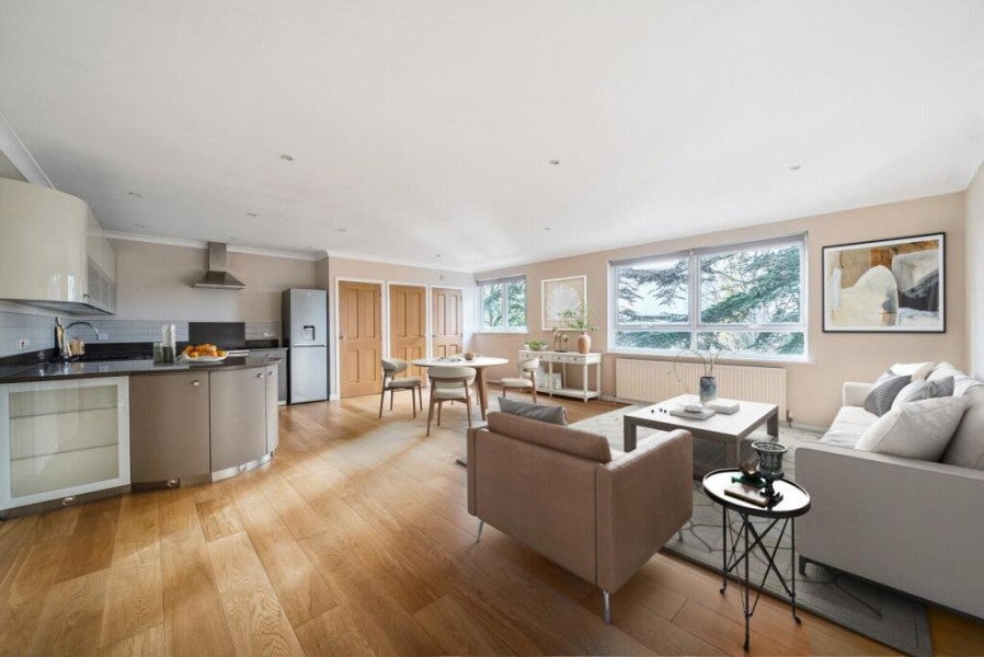 Flat Albury Road in Guildford