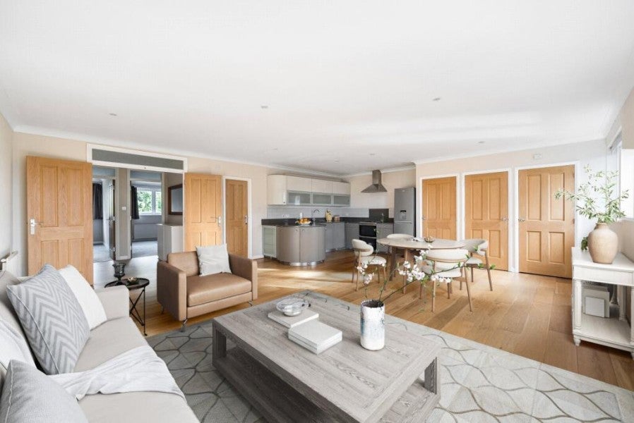 Flat Albury Road in Guildford