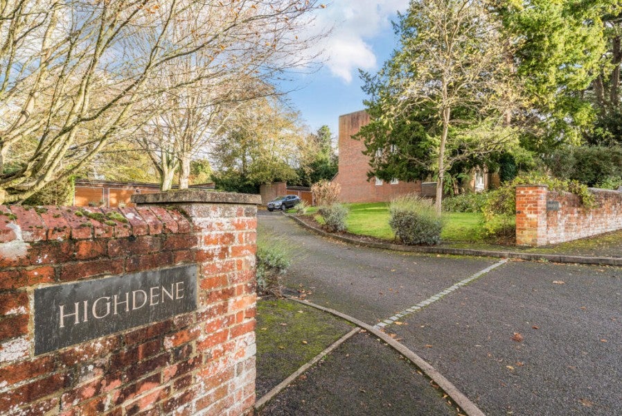 Flat Albury Road in Guildford