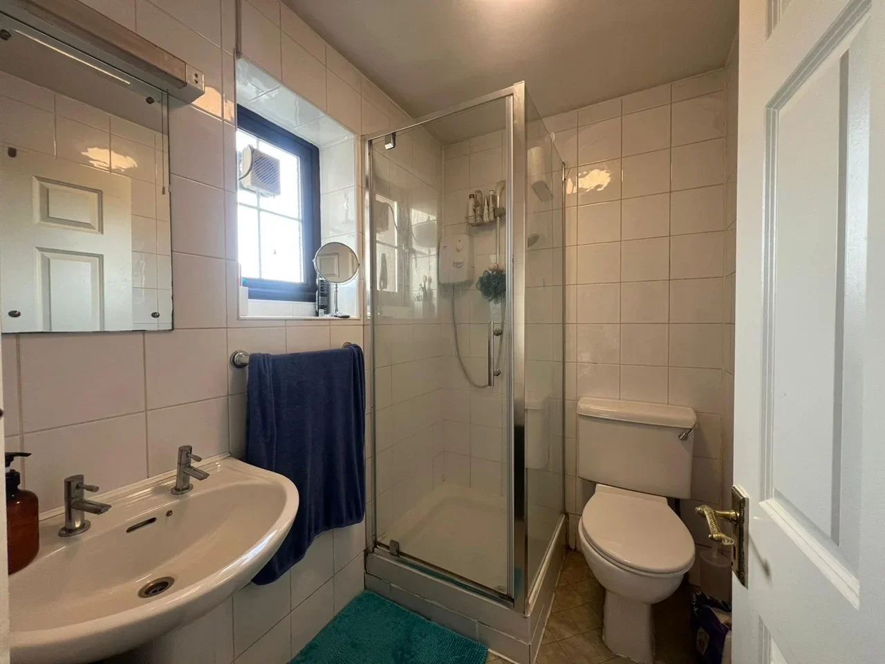 Flat Wandle Road in Greater London