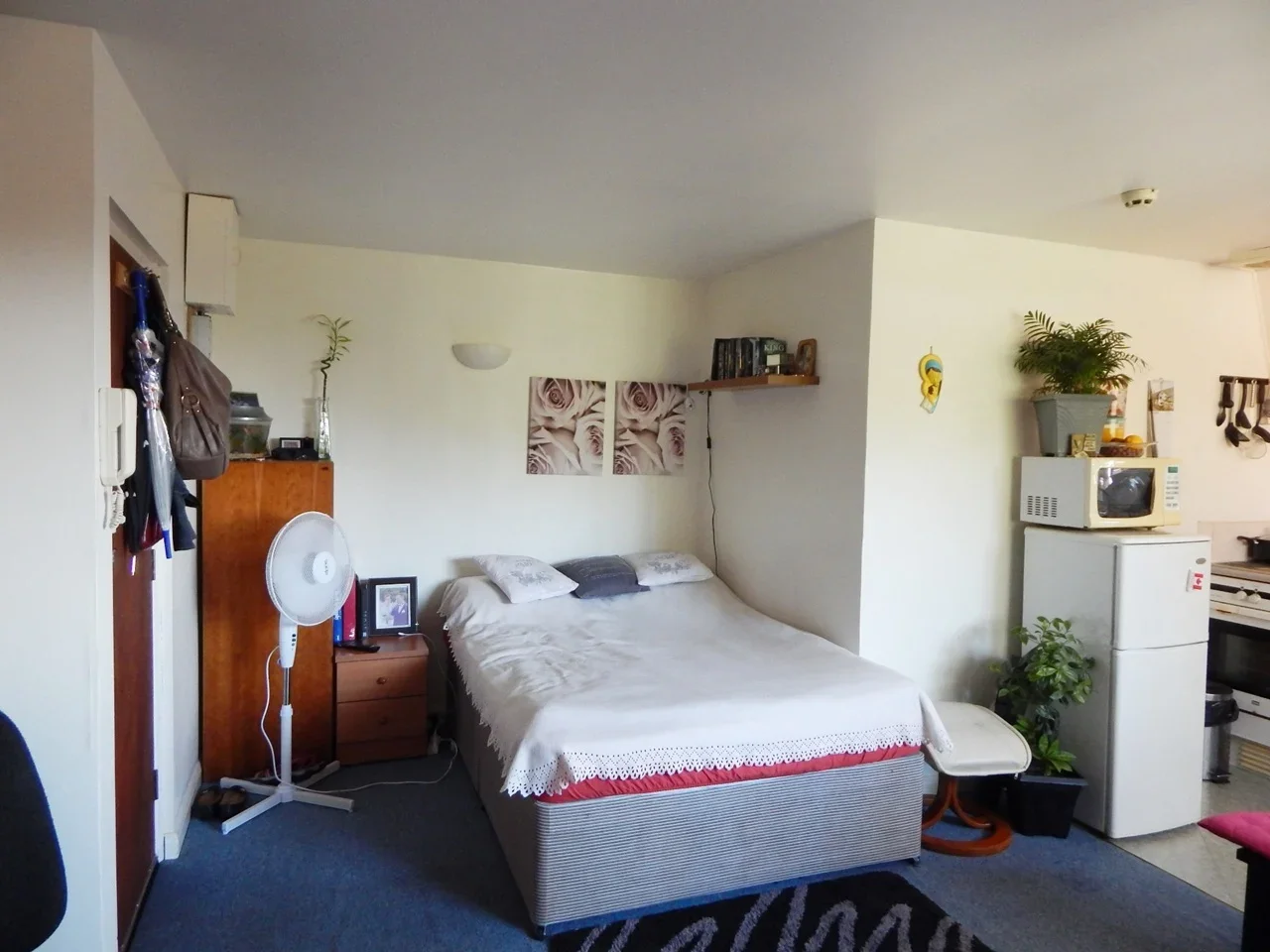 Flat Wandle Road in Greater London