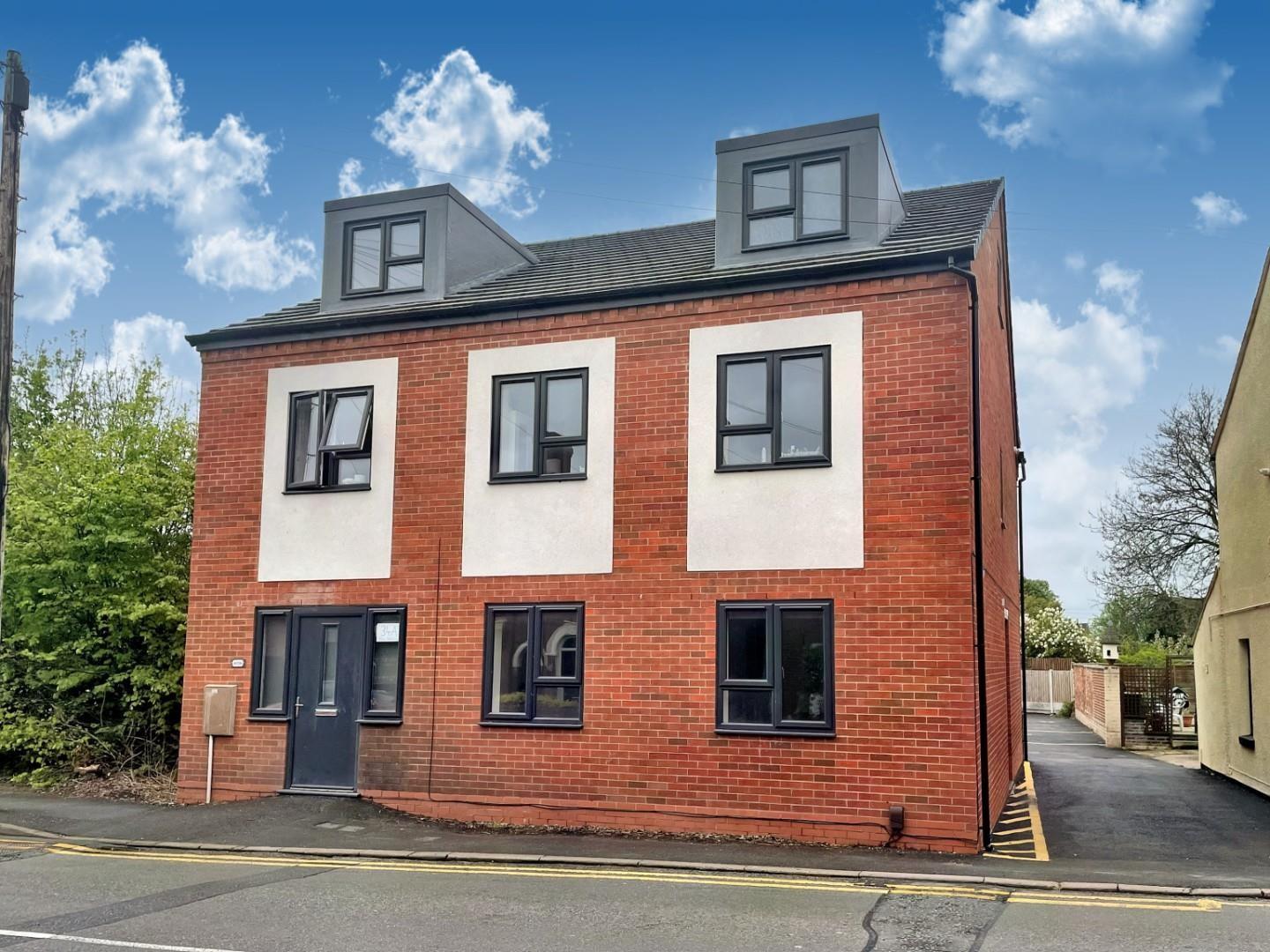Flat New Road in Lichfield