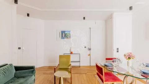 Flat Rue Lauriston in Paris