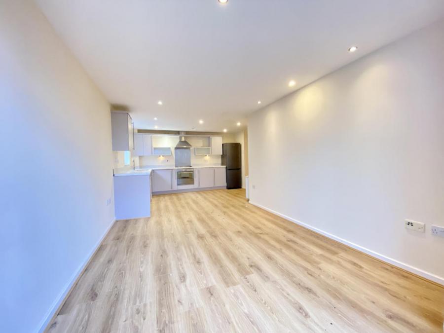 Flat Elmira Way in Salford