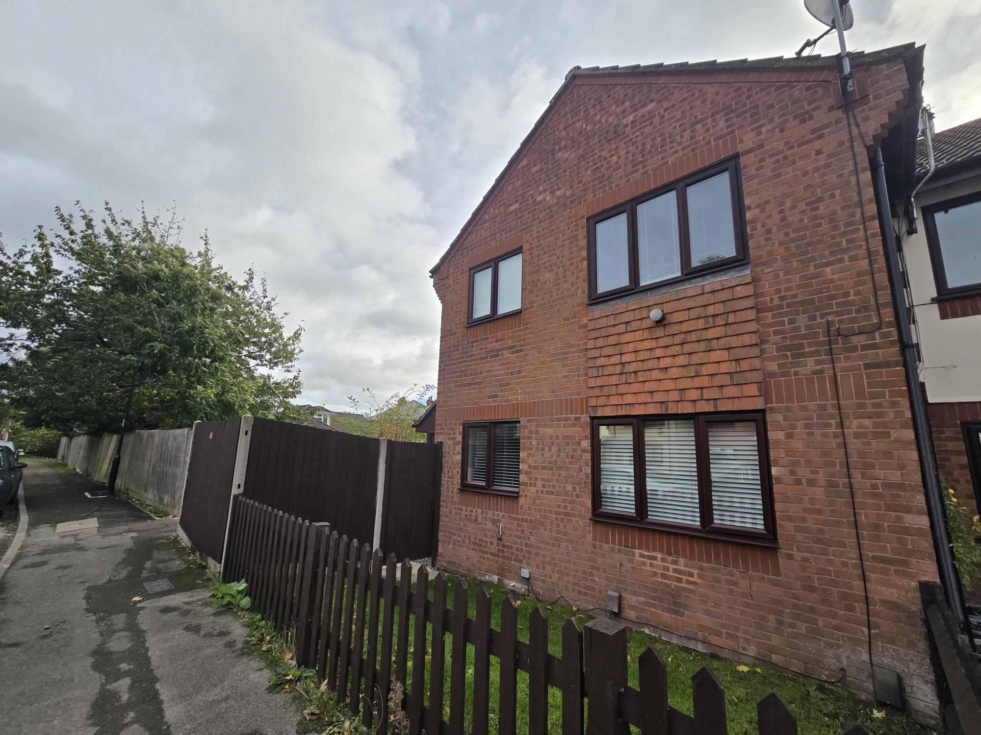 Flat Grove Place in Southampton
