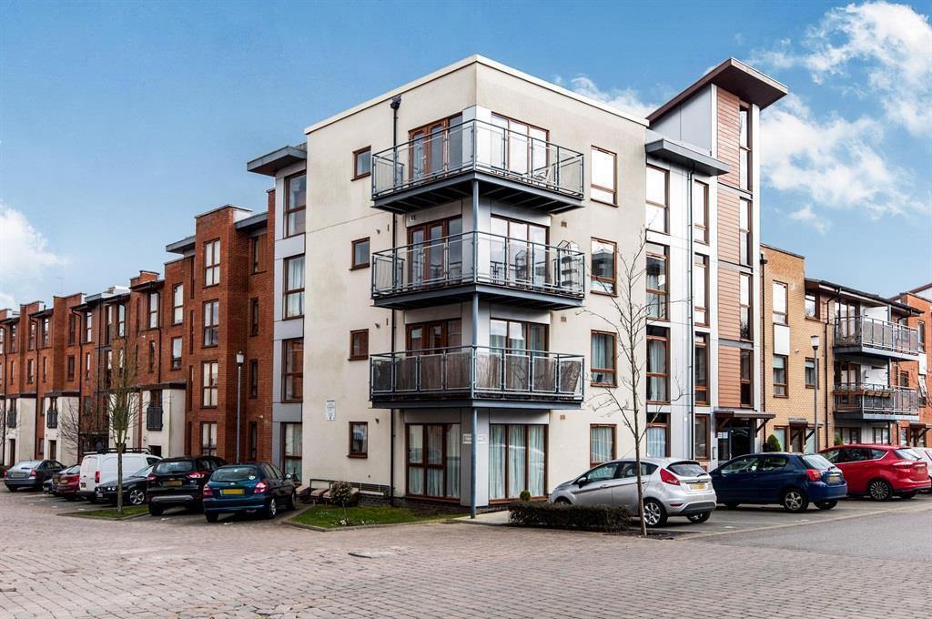 Flat Commonwealth Drive in Crawley