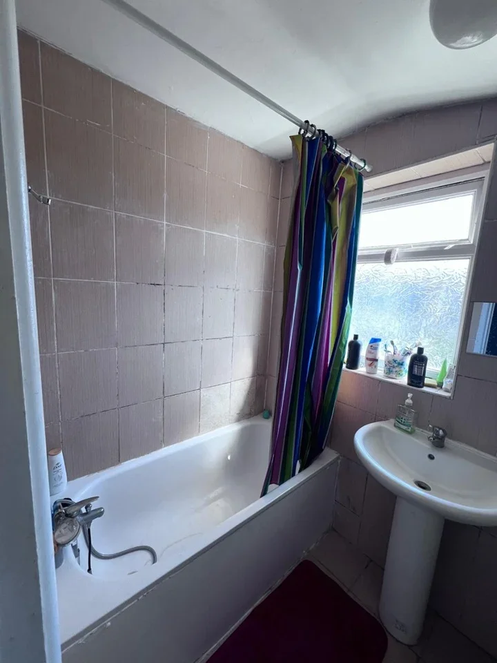 Flat Melford Road in Greater London
