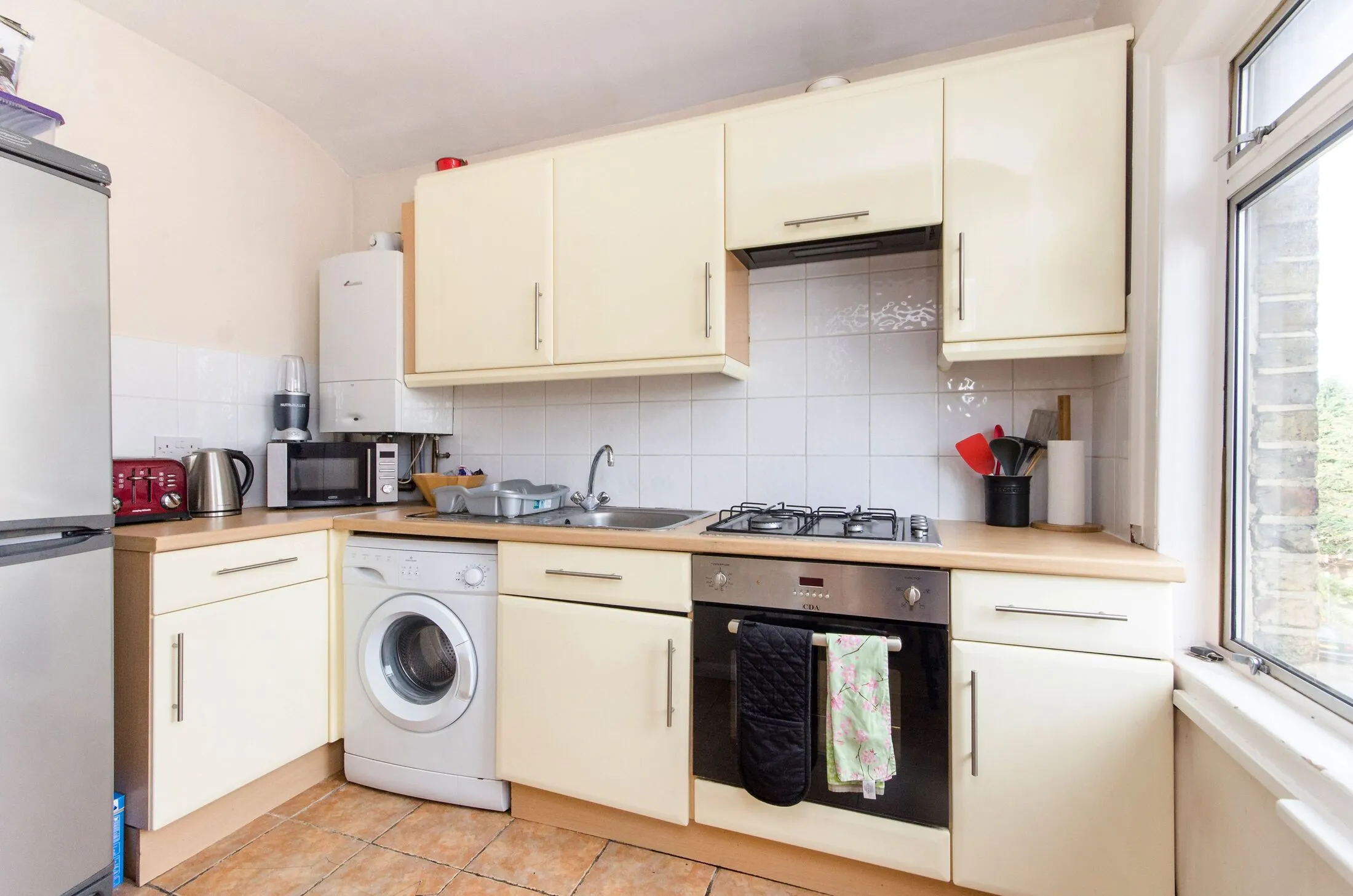 Flat Lingfield Road in Greater London