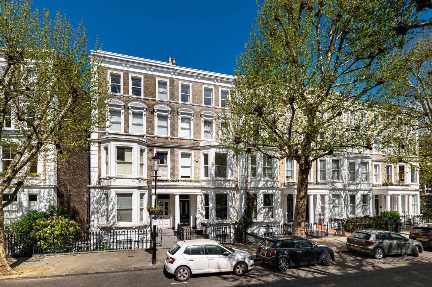 Flat Philbeach Gardens in Greater London