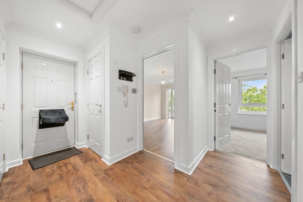 Flat Whinny Burn Court in Motherwell