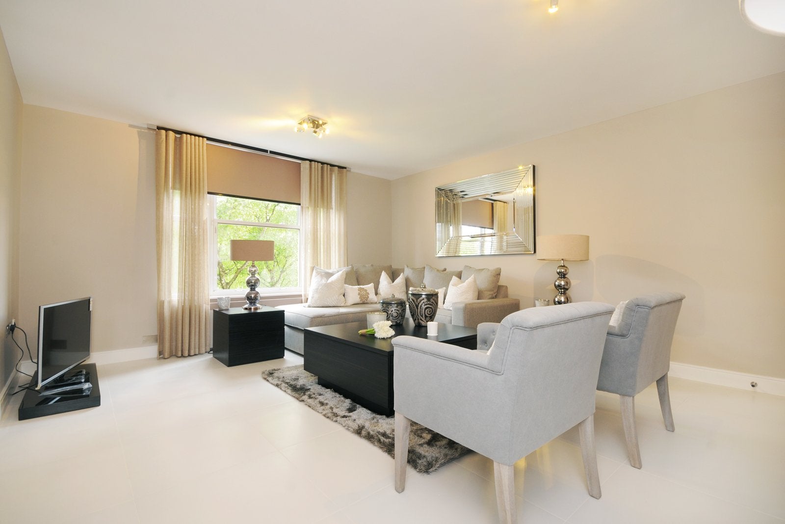 Flat Boydell Court in London