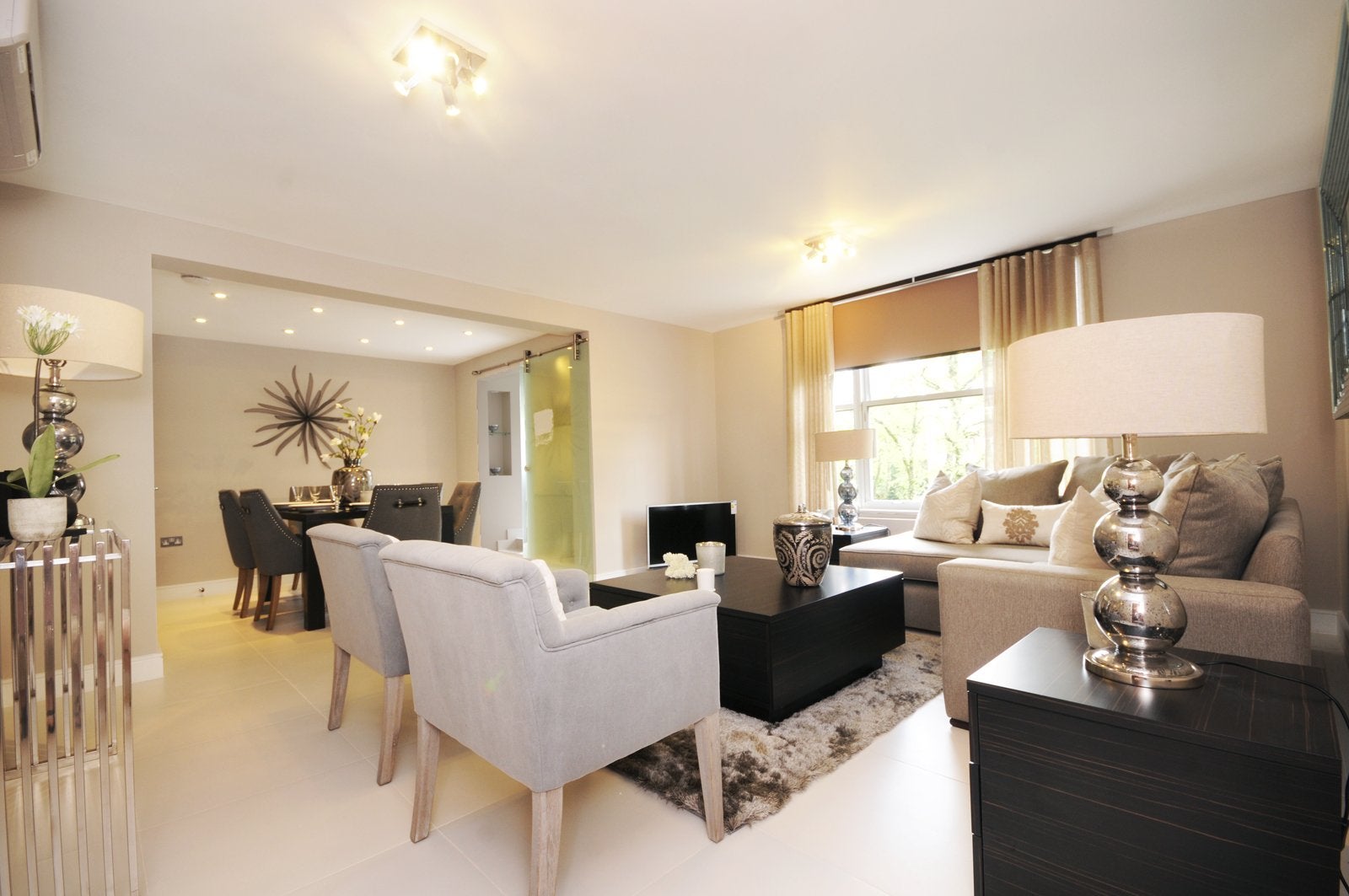 Flat Boydell Court in London