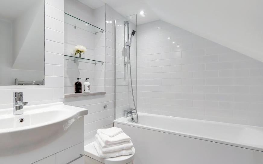 Flat Leinster Square in City of Westminster