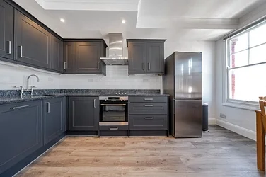 Flat Endymion Road in Greater London