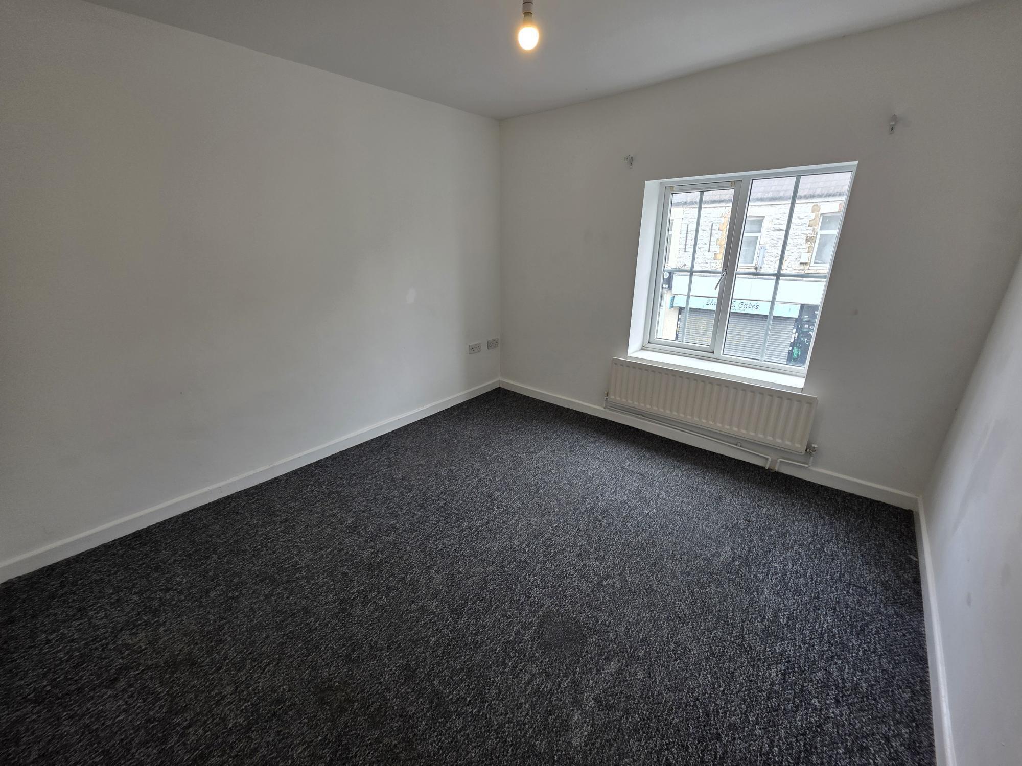 Flat Clifton Street in Cardiff