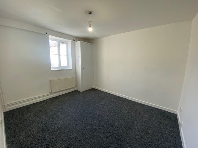 Flat Clifton Street in Cardiff