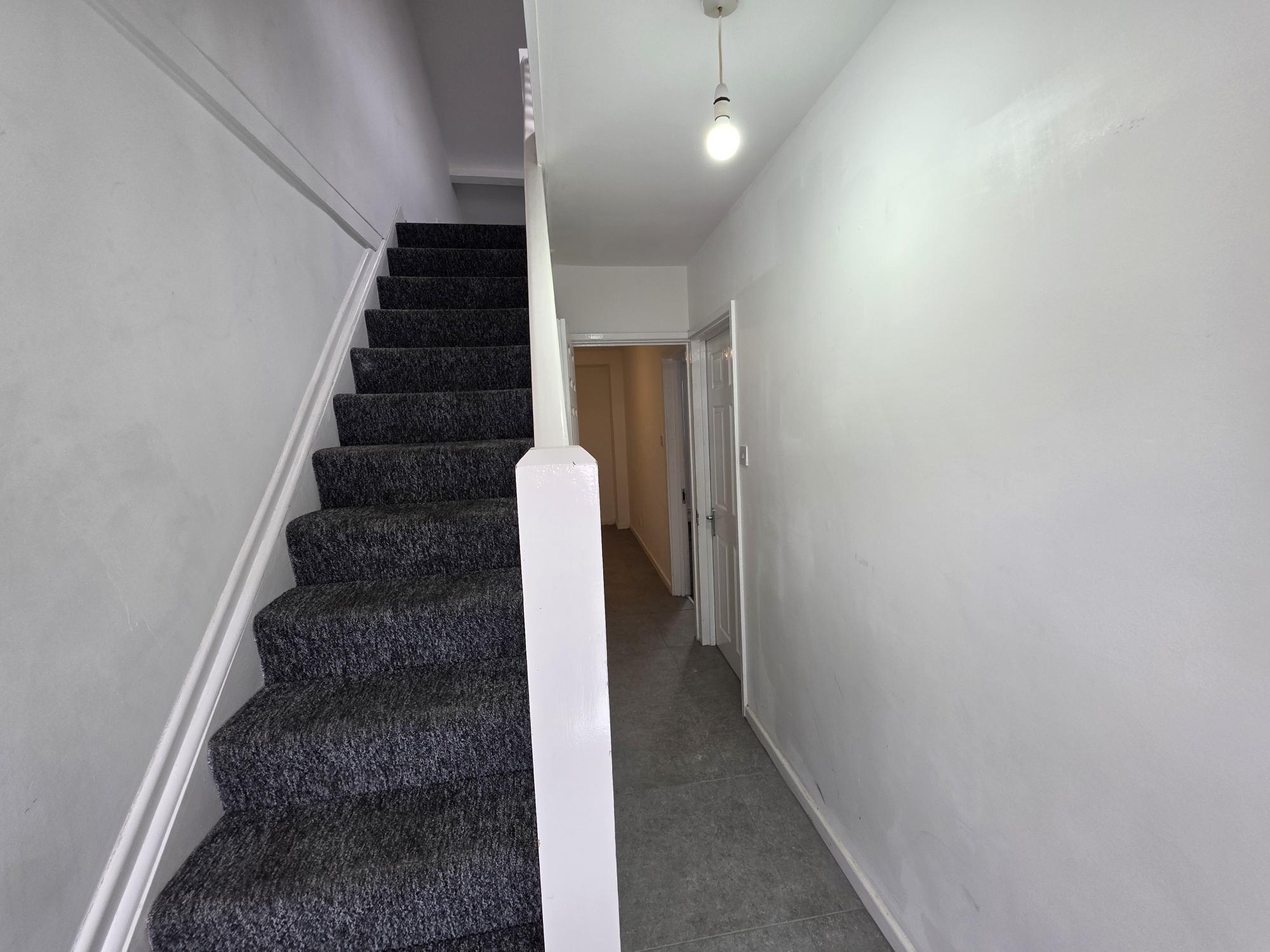 Flat Clifton Street in Cardiff