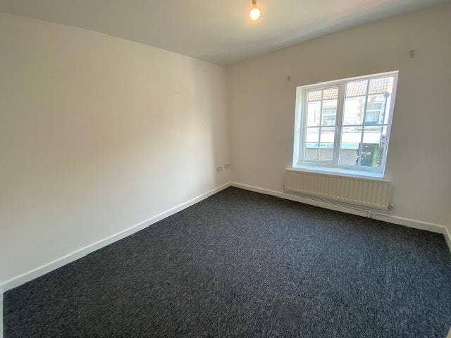 Flat Clifton Street in Cardiff