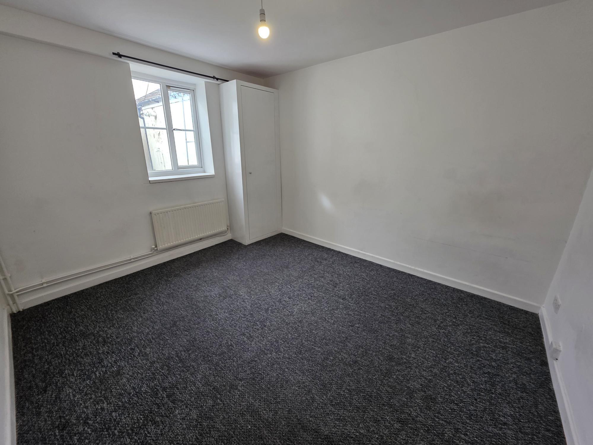 Flat Clifton Street in Cardiff