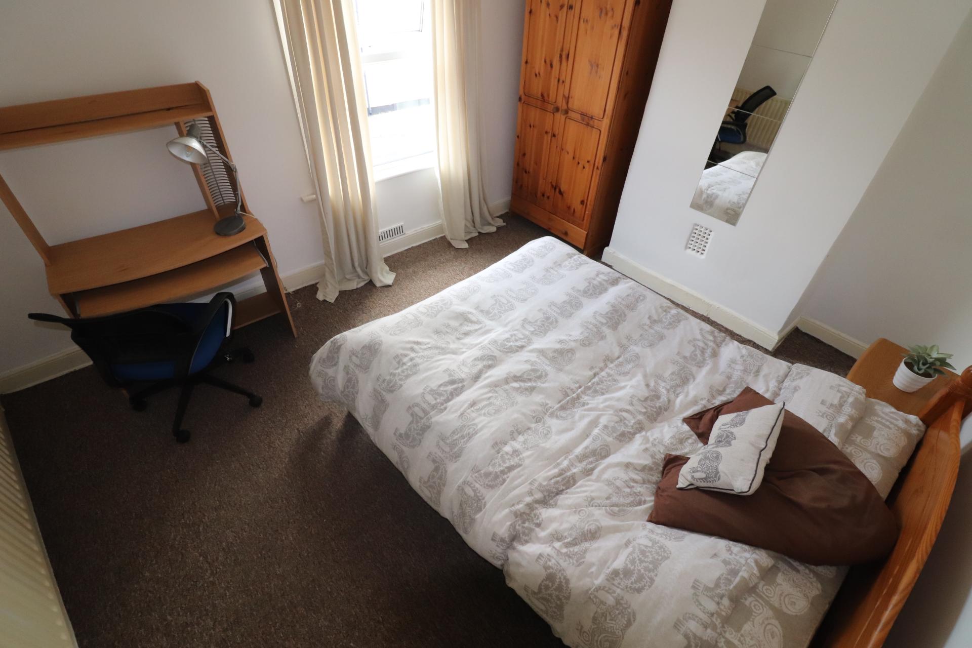 Room Raymond Street in Chester