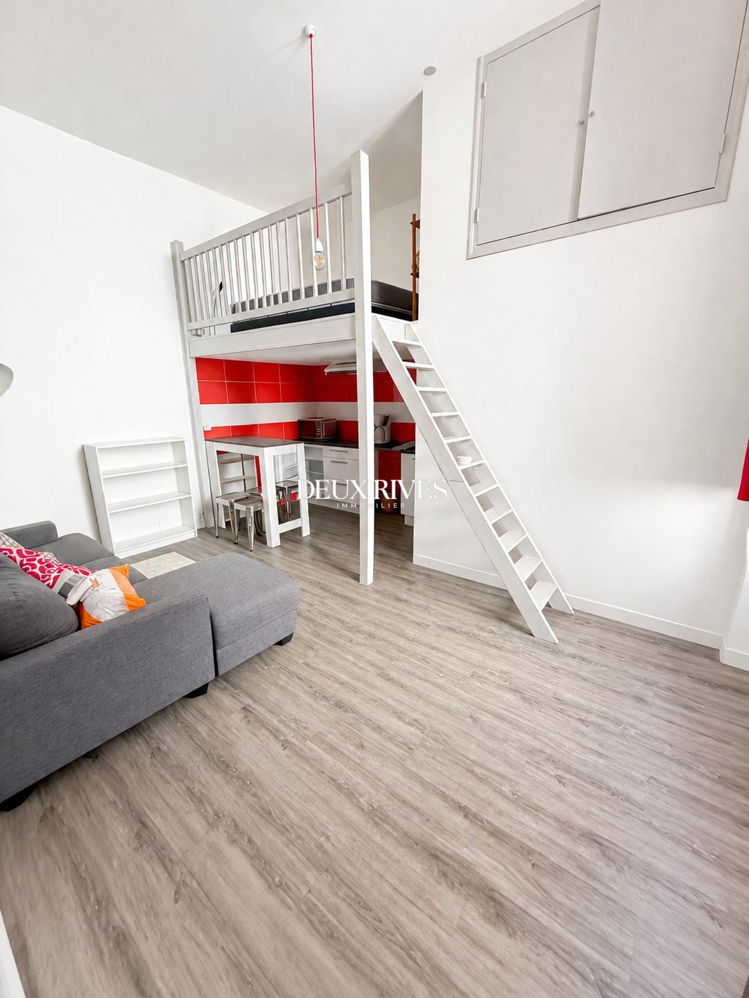 Flat Place Saint-Jean in Nantes