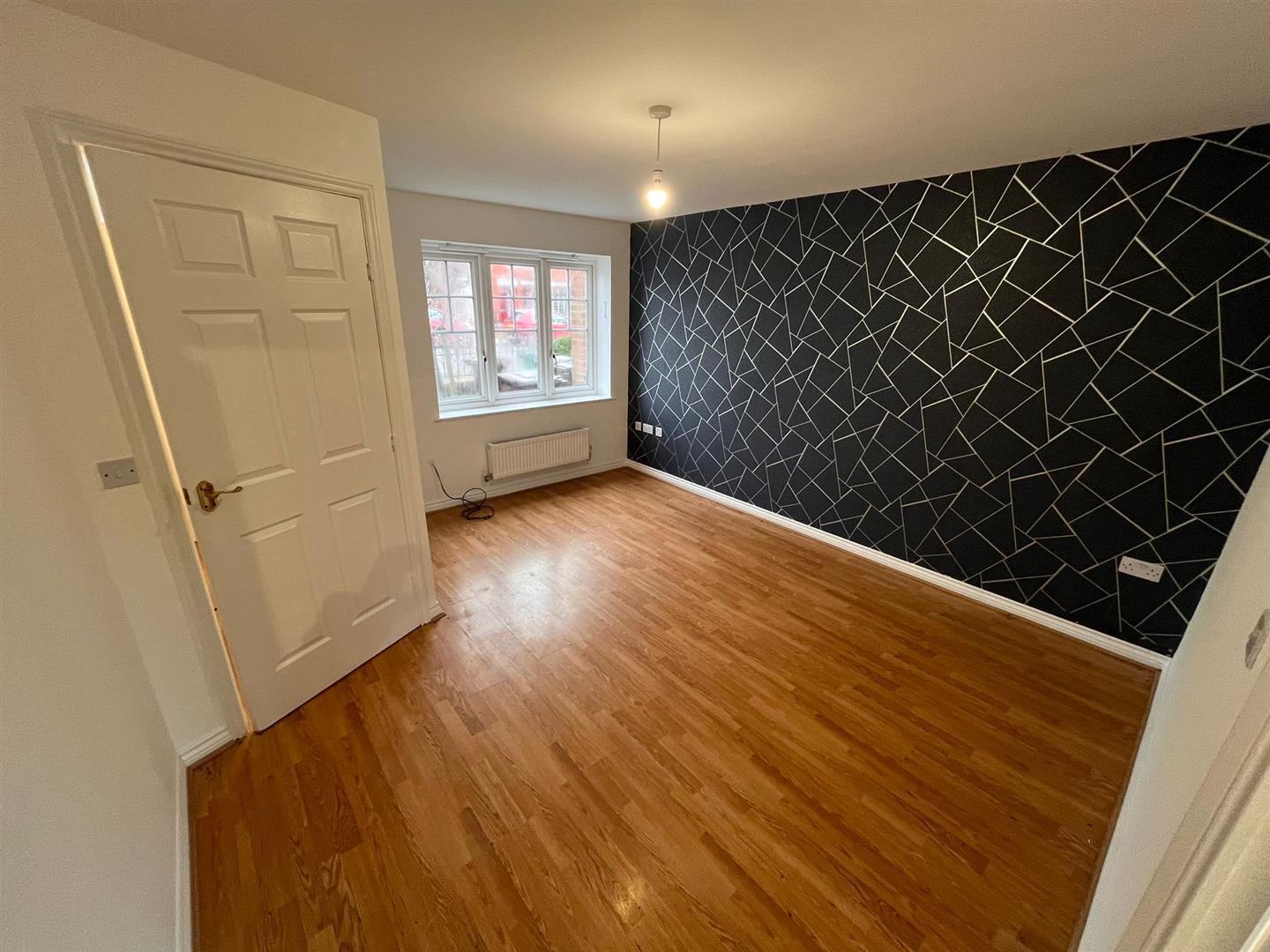 Flat Hollinwood Avenue in Manchester